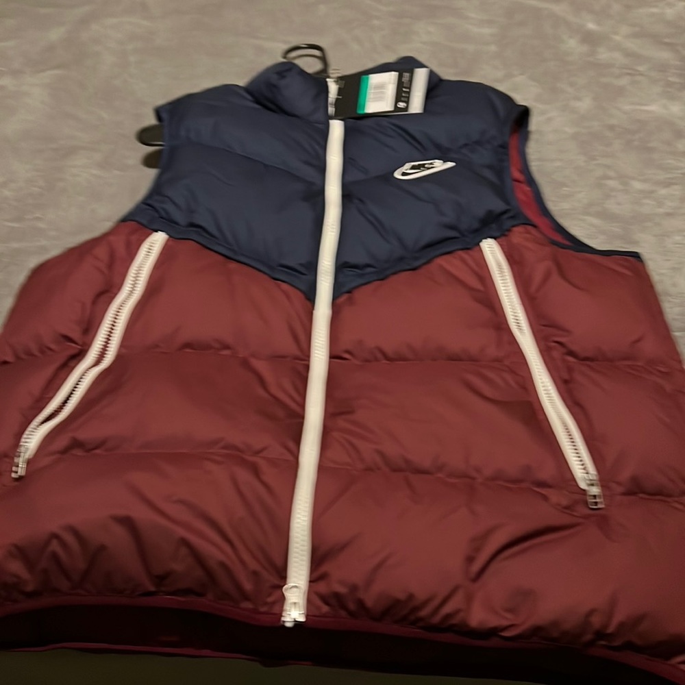Nike vest